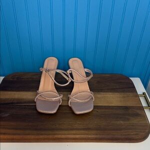 NWT Elegant Women's Strappy Sandals - Rose Gold Size CN38 (8 US)